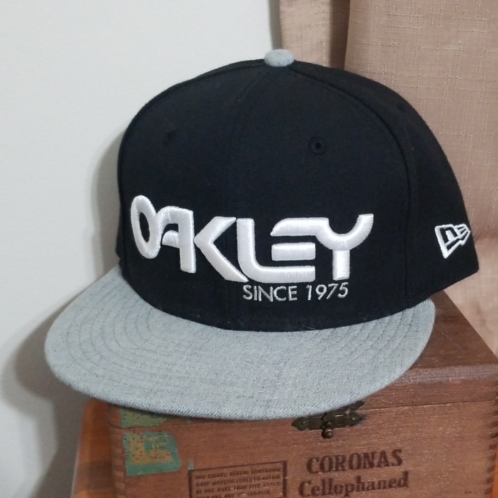 Oakley Flat-brim Hat
